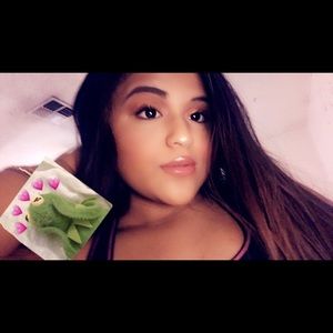 Meet your Posher, Celeste